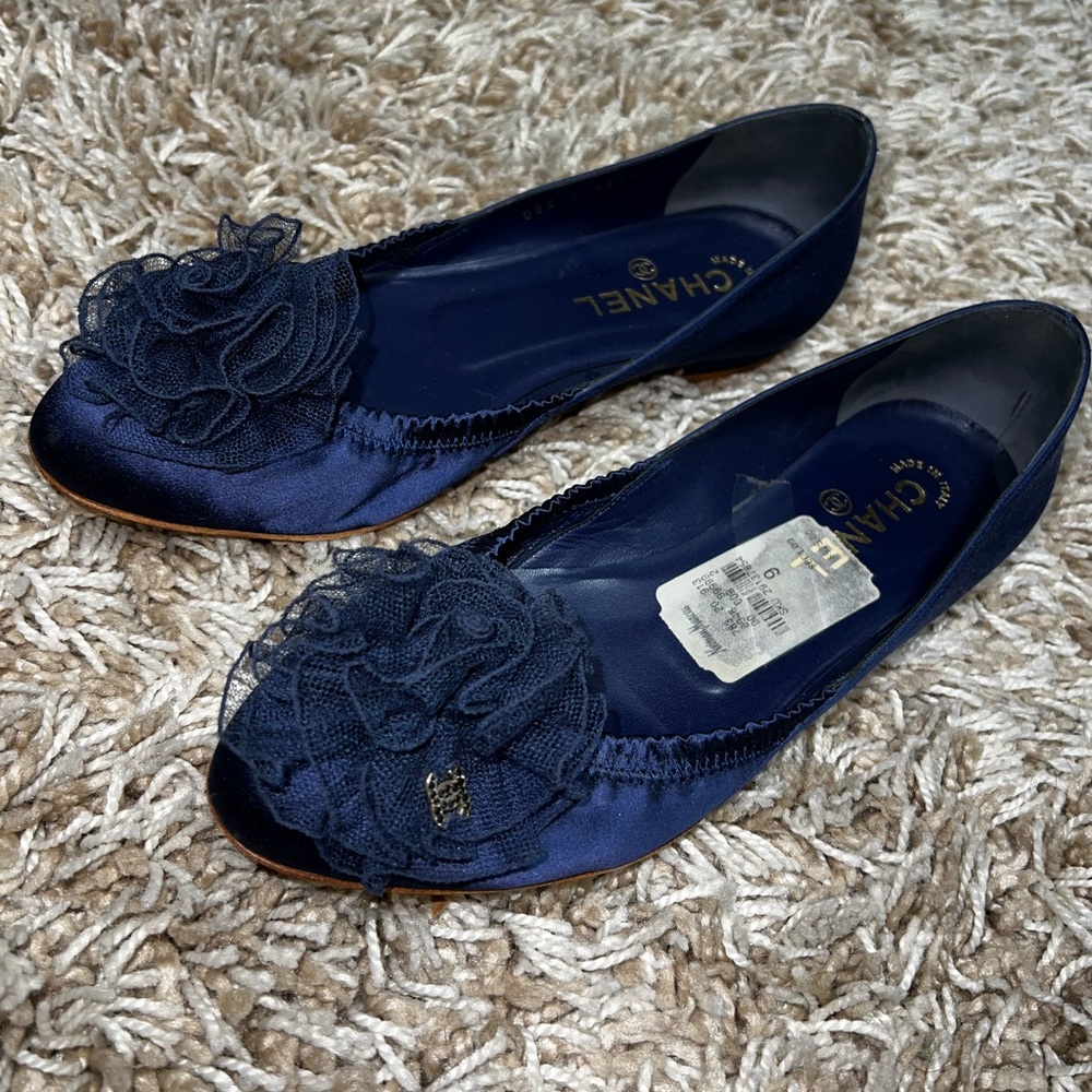 CHANEL shoes, size 9. Beautiful royal blue. Excellent condition.